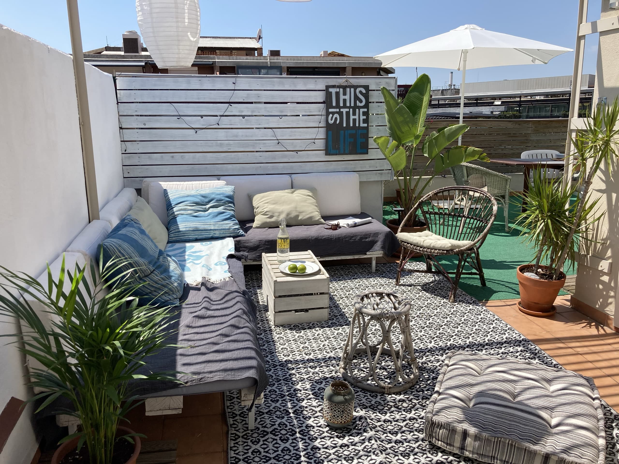 Curated visual reference: Rooftop Apartment Contemporary Residential Design Photo Inspiration